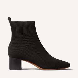 Everlane The Glove Boot 2” heel stretch fit leather details size 6